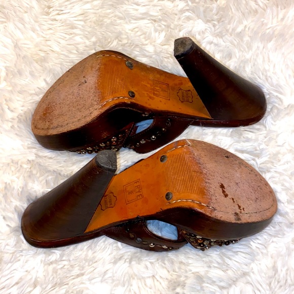 Frye studded heeled sandals - Picture 3 of 3